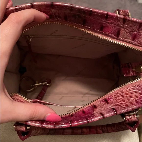 BRAHMIN MINI PRISCILLA IN WISTERIA MELBOURNE
**NEW WITH TAGS** **RARE** - Picture 8 of 11